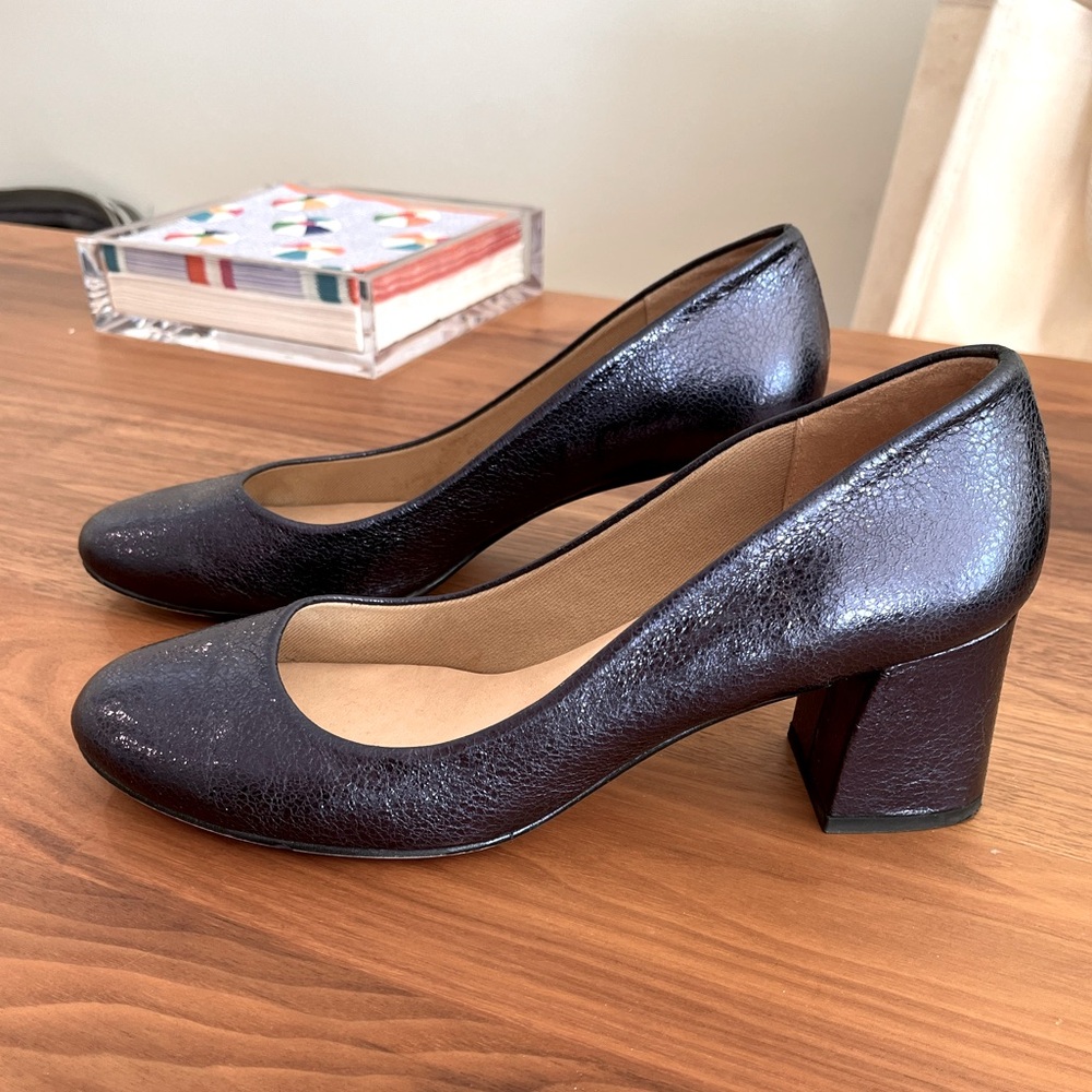 FSNY French Sole Crinkle Navy Heels.  Size 9 1/2